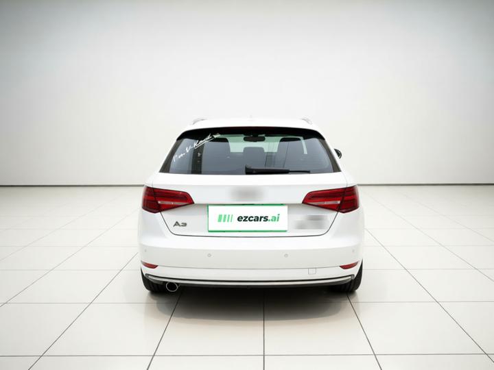A3 2018 30 Anniversary Sportback 35 TFSI Progressive photo 3