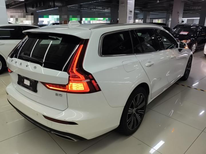V60 2022 B5 Luxury photo 6