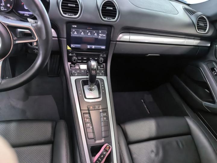 718 2018 Cayman 2.0T photo 8