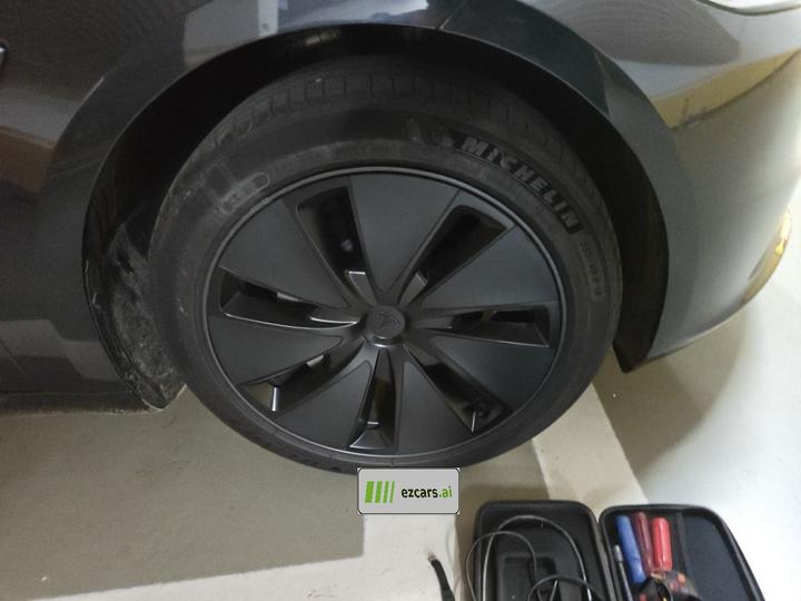 Model 3 2023 RWD photo 5