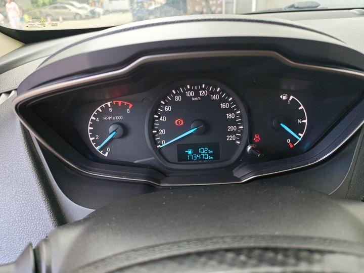 Escort 2015 1.5L MT Comfort photo 2