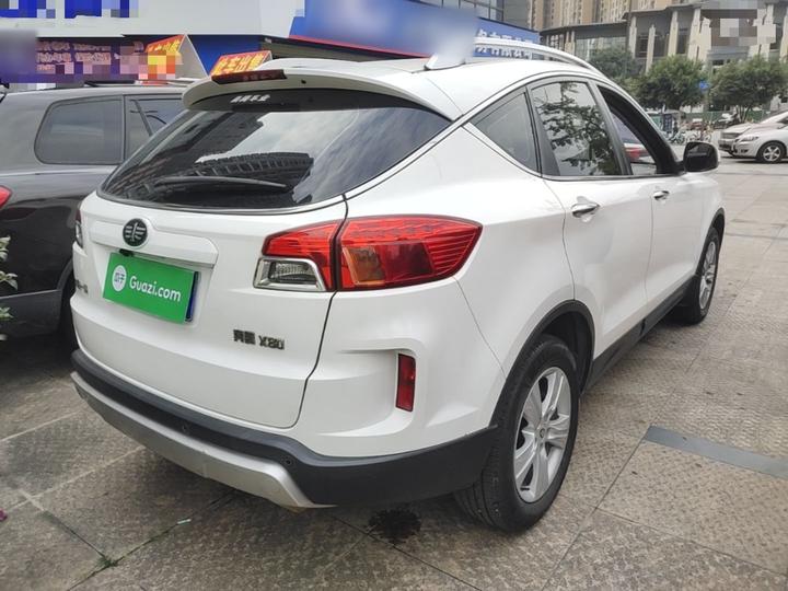 Bestune X80 2015 2.0L AT Comfort photo 6