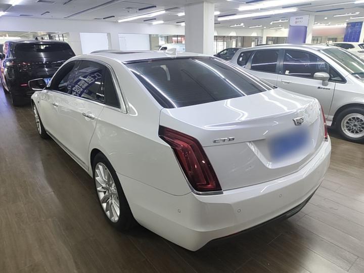 CT6 2017 28T Leading photo 4