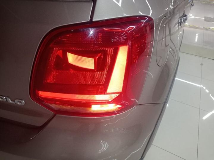 2016 1.4L Cross Polo AT photo 7
