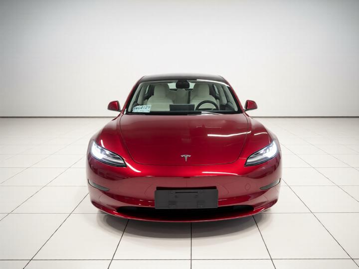 Model 3 2023 Long Range AWD photo 2
