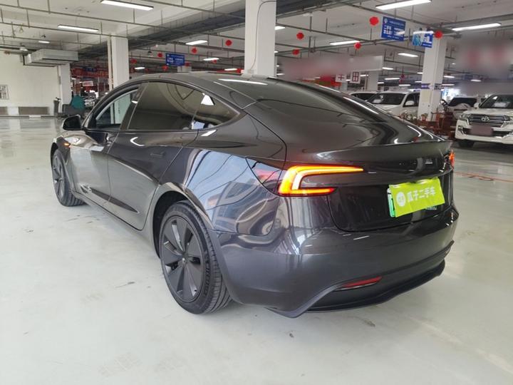 Model 3 2023 RWD photo 4