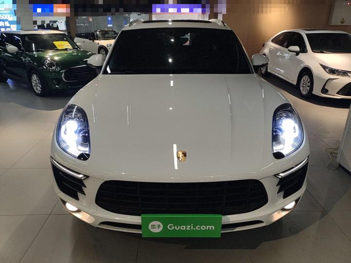 2017 Macan 2.0T photo 2