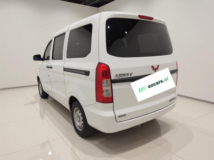 Wuling Hongguang V 2022 1.5L LAR photo 4