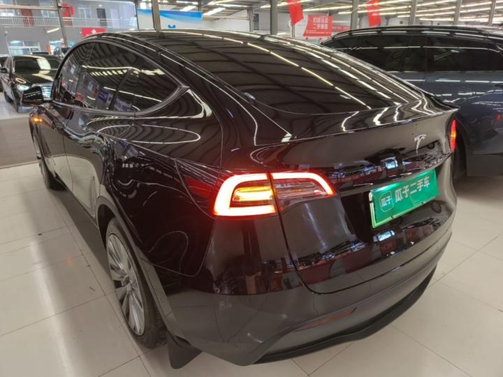 Model Y 2022 Facelift RWD photo 4