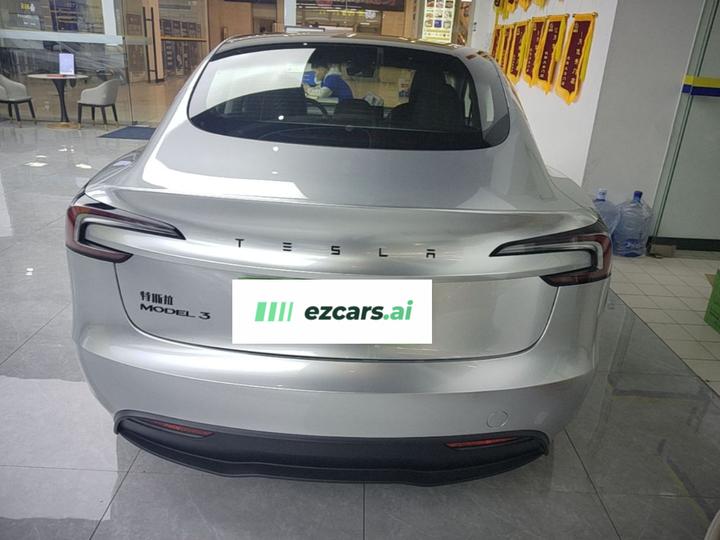 Model 3 2023 RWD photo 5