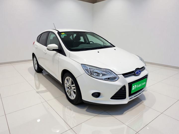 Focus 2015 Hatchback 1.6L AT Comfort photo 3
