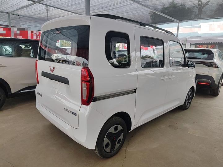 Wuling Zhiguang EV 2025 305km Progressive photo 6
