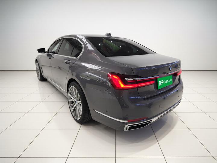 7 Series 2021 740Li Leading Luxury photo 4