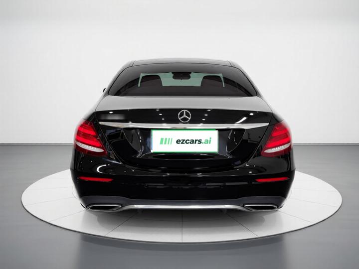 E-Class 2018 E 300 L Sport Luxury photo 5