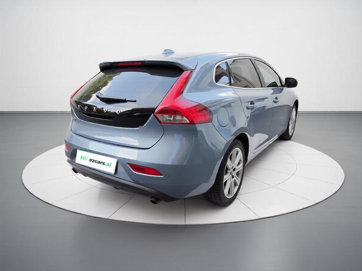 V40 2017 T3 photo 4