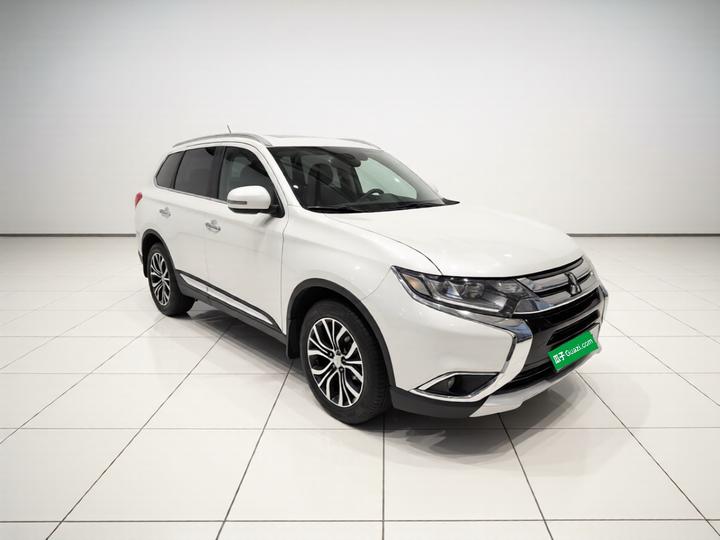 Outlander 2018 2.4L AWD Elite 5-Seater photo 3