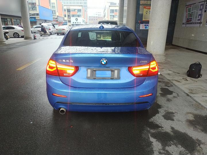 1 Series 2018 118i Sport photo 3