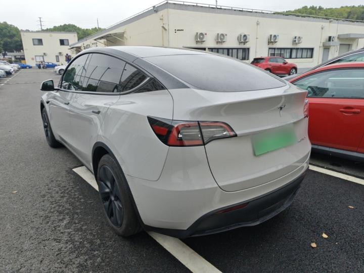 Model Y 2023 RWD photo 4
