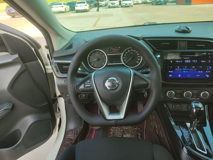 2021 1.6L CVT photo 6