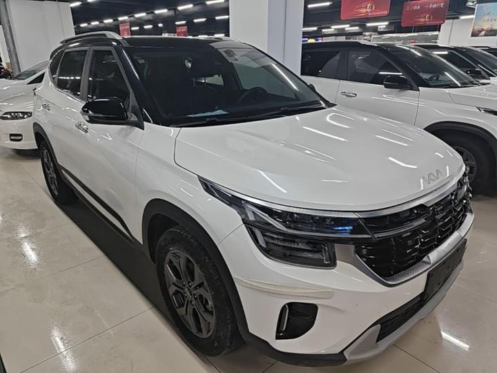 Seltos 2023 1.5L CVT Luxury photo 3
