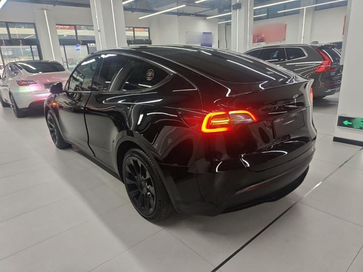 Model Y 2022 Facelift RWD photo 4