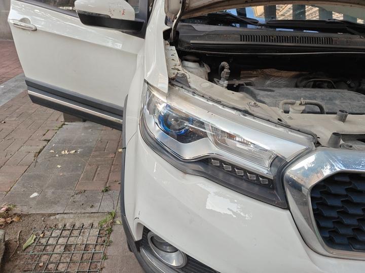 H1 2016 Facelift Blue Label 1.5L AMT Standard photo 7