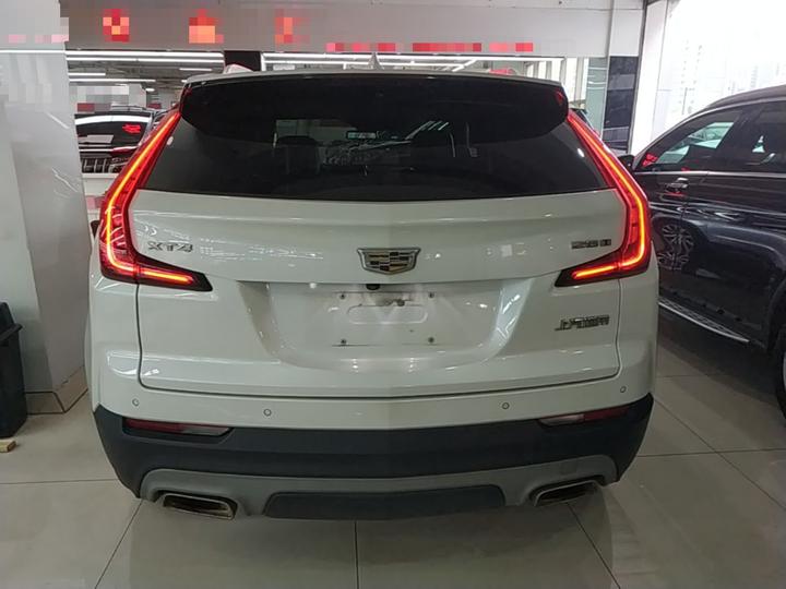 XT4 2018 28T RWD Leading photo 3