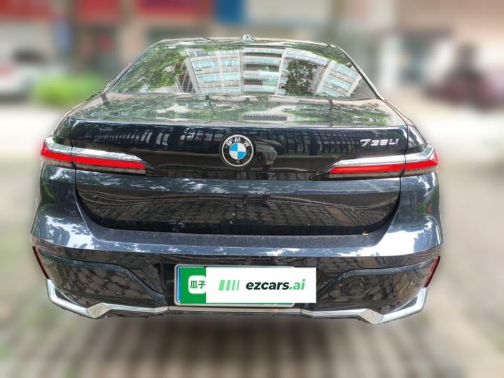 7 Series 2023 735Li M Sport Package photo 5