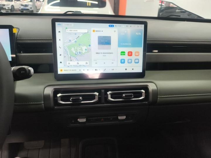 Plus 2024 Flagship 4-Seater photo 8