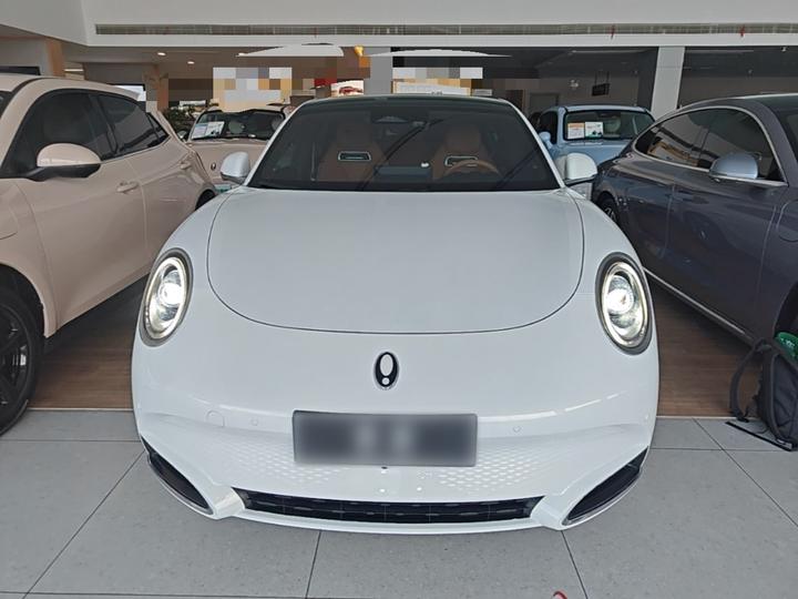2022 555km Premium photo 2