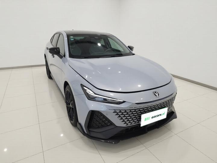 UNI-V 2022 2.0T photo 3