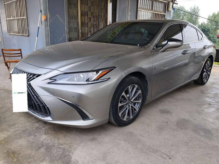 ES 2022 200 Luxury