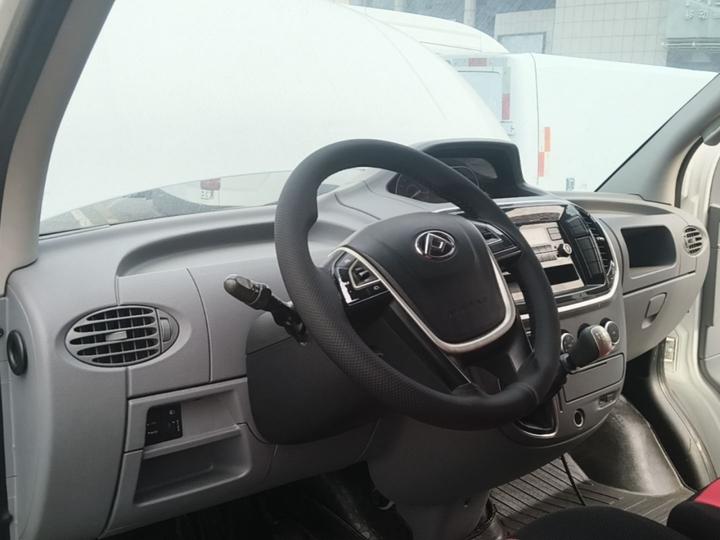 MAXUS V80 2019 2.5T Classic 6 MT Short Wheelbase 5/6-Seater photo 5