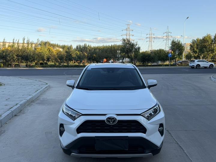 RAV4 2021 2.0L CVT AWD PLUS photo 2