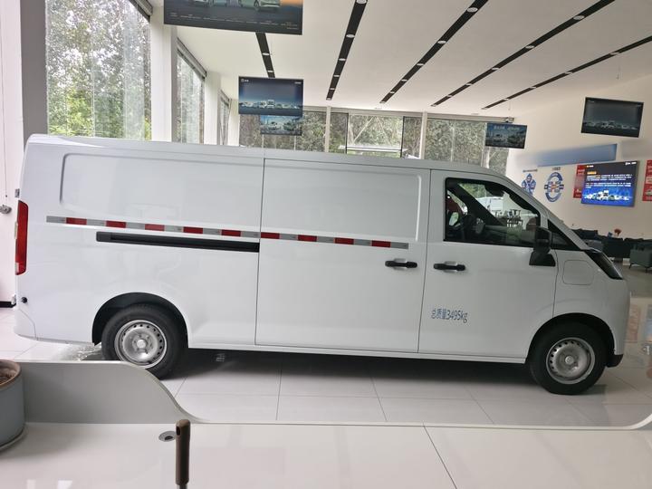 V 2026 V8E- 460km photo 3