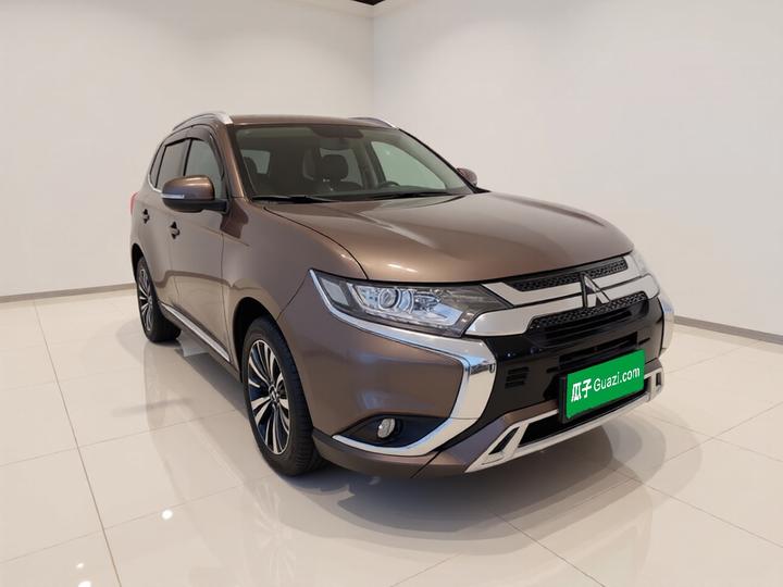 Outlander 2021 2.0L RWD Enjoy 7-Seater photo 3