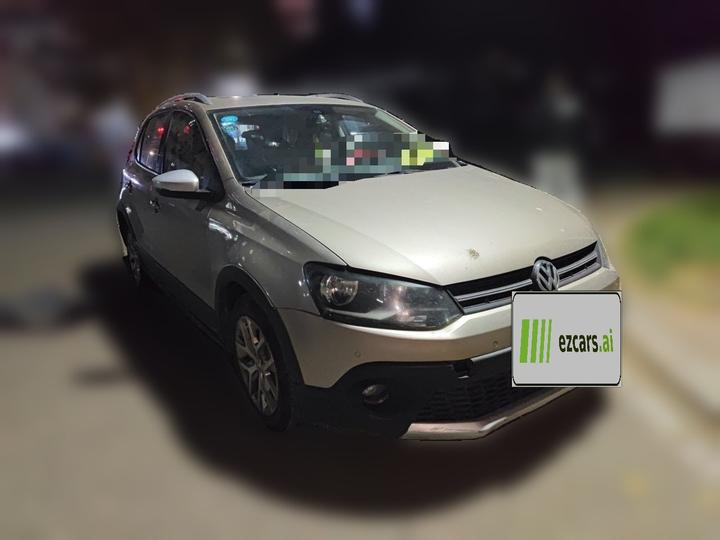 2014 1.6L Cross Polo AT photo 3