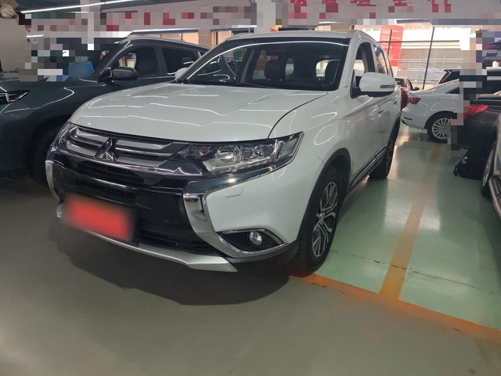 Outlander 2016 2.4L AWD Luxury 7-Seater