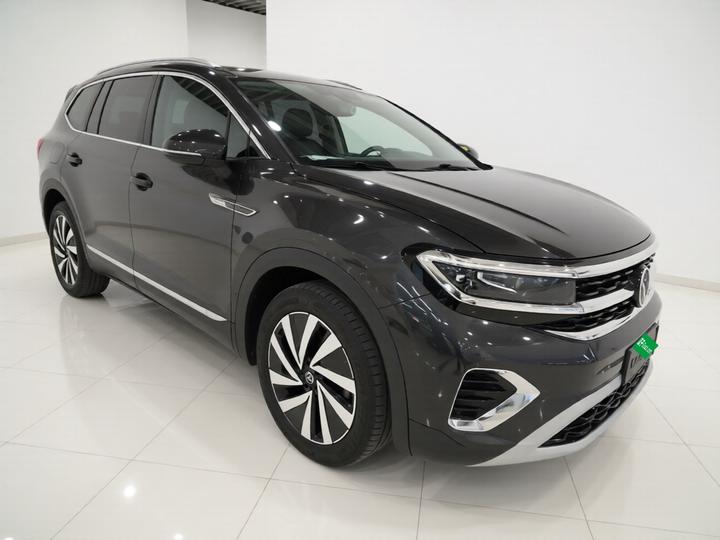 2022 380TSI AWD Luxury Pro 6-Seater photo 3