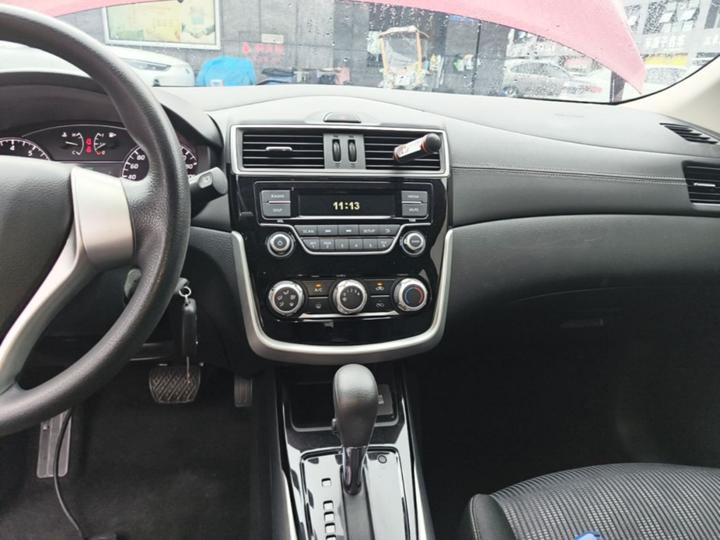 Tiida 2016 1.6L CVT photo 8