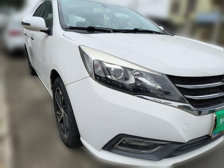Z300 2016 1.5L MT Luxury photo 3