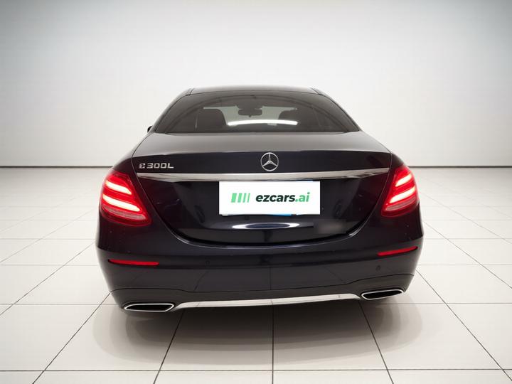 E-Class 2017 E 300 L Sport Luxury photo 5