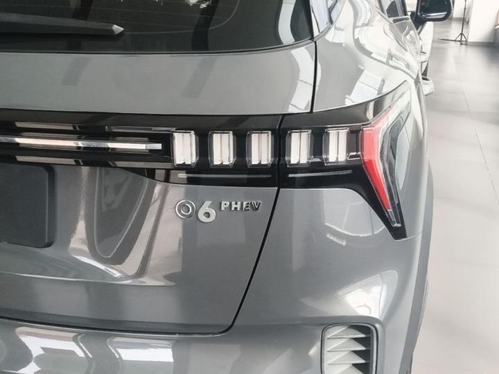 06 EM-P 2020 PHEV Plus photo 7