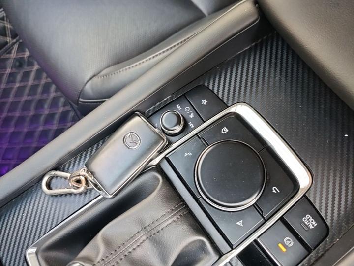 3 Axela 2020 2.0L AT photo 8