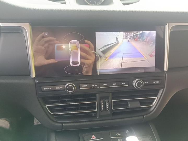 2018 Macan 2.0T photo 4