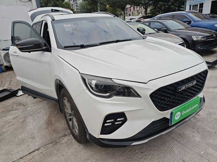 X70 Coupe 2020 1.6T DCTCool 7-Seater photo 3