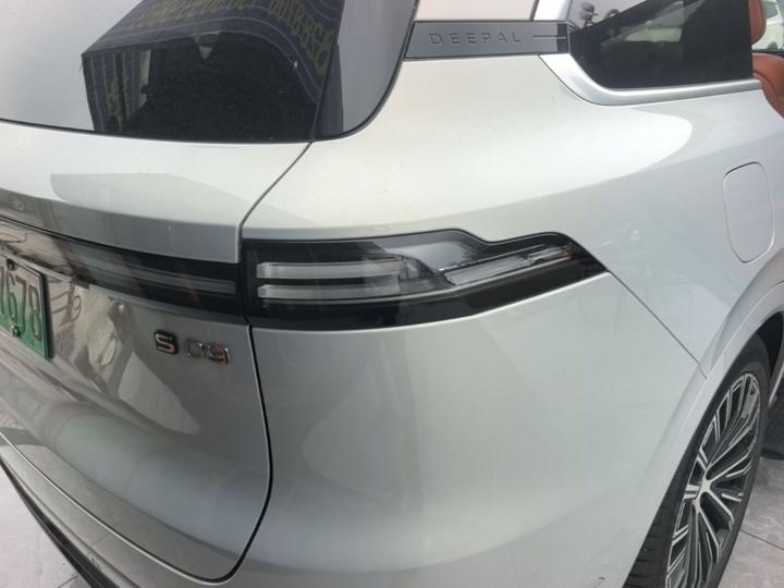 Deepal S09 2025 AWD Ultra+ photo 7
