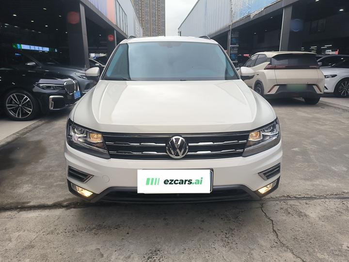 Tiguan L 2017 330TSI AT RWD photo 2