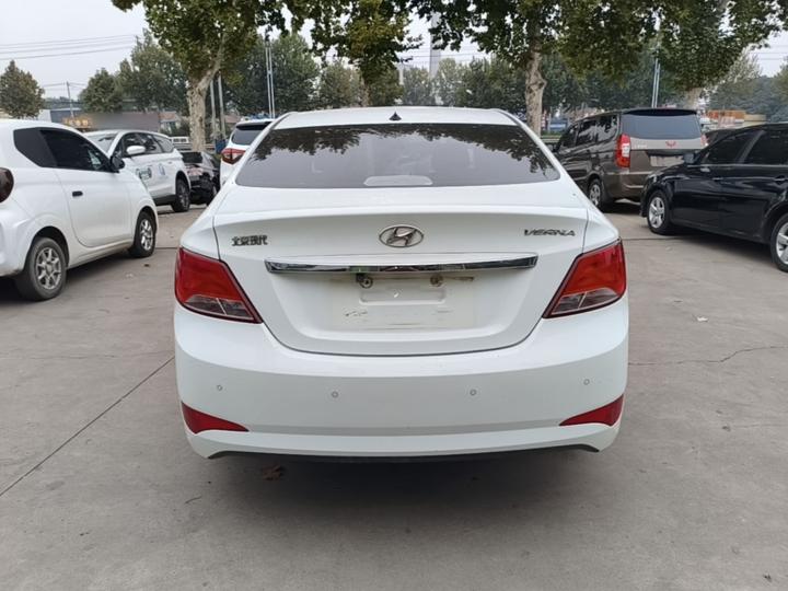 Verna 2014 1.4L AT Leading GLX photo 3
