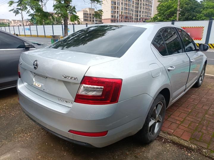 Octavia 2016 1.6L AT photo 4